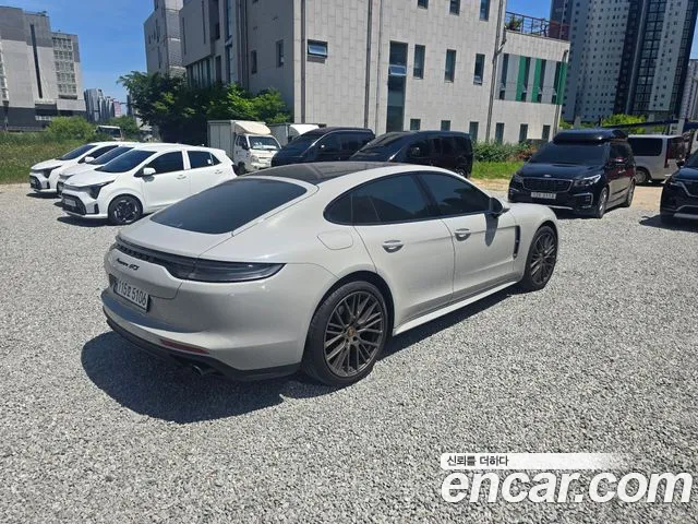 Porsche Panamera — Фото автомобиля 5