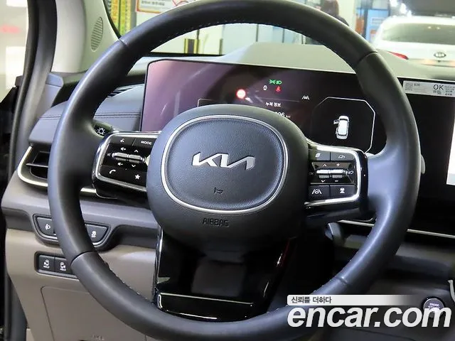 Kia Canival — Фото автомобиля 8