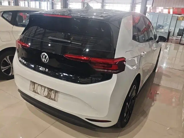 Volkswagen ID.3 — Фото автомобиля 6