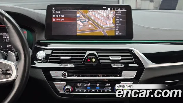 BMW 5 Series G30 — Фото автомобиля 13