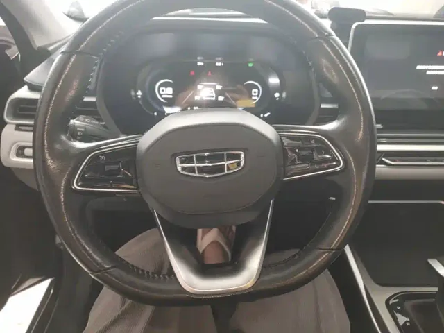 Geely Emgrand — Фото автомобиля 6