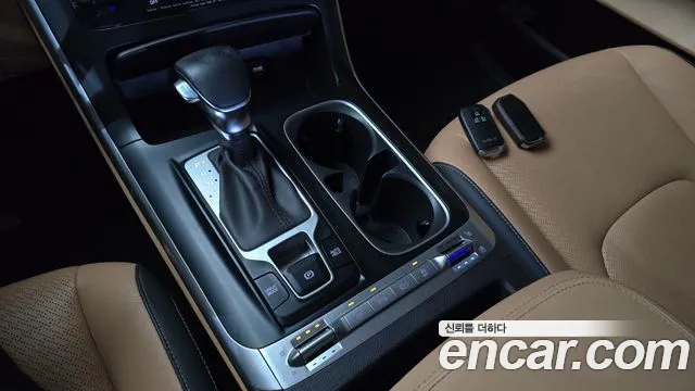 Kia Carnival Generation 4 — Фото автомобиля 12