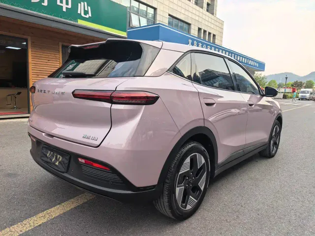 Bestune Yueyi 03 — Фото автомобиля 4
