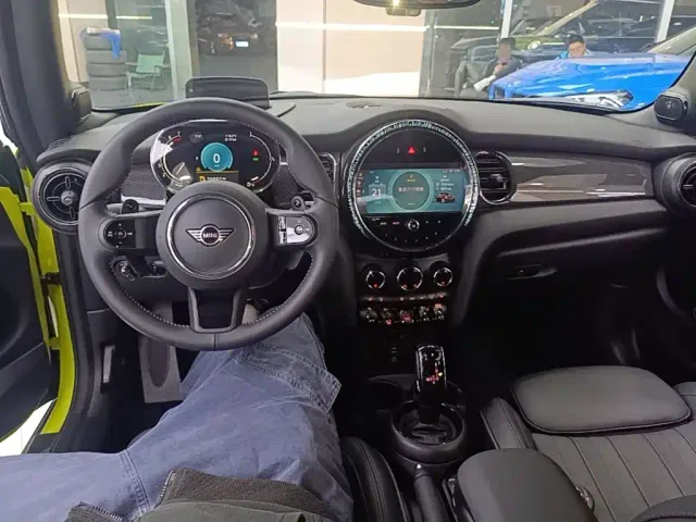 MINI Hatch — Фото автомобиля 9
