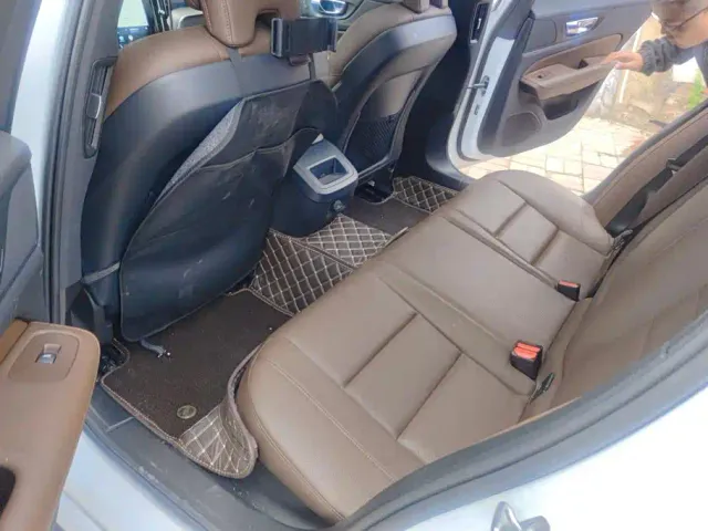 Volvo S60 — Фото автомобиля 11