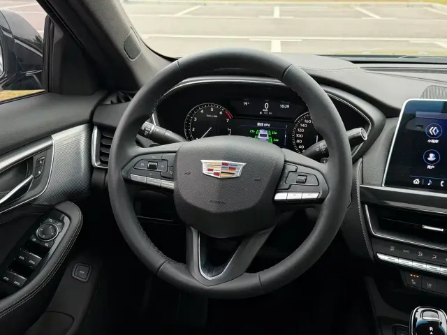 Cadillac CT5 — Фото автомобиля 6