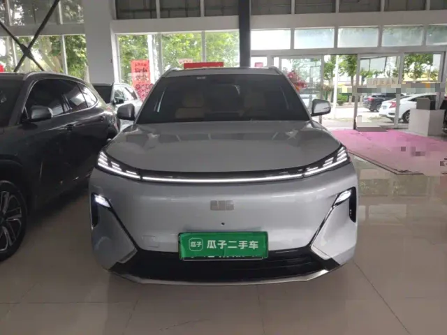 Geely Galaxy Starship 7 EM-i — Фото автомобиля 2