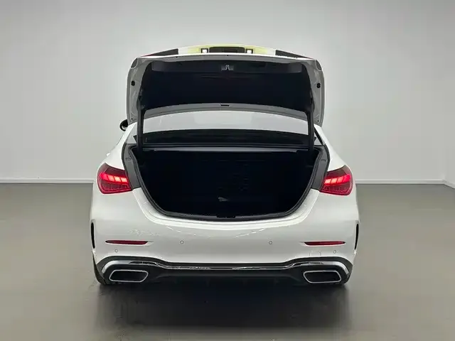 Mercedes-Benz C-Class — Фото автомобиля 12