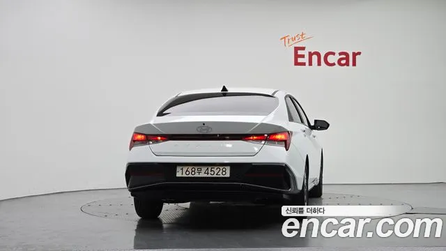 Hyundai Avante CN7 — Фото автомобиля 4