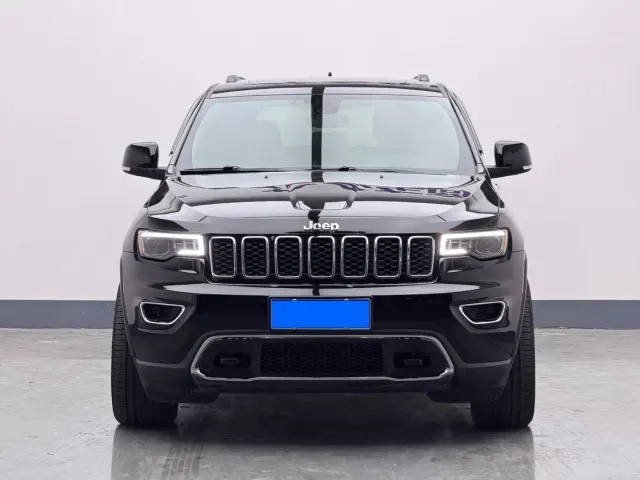 Jeep Grand Cherokee — Фото автомобиля 2