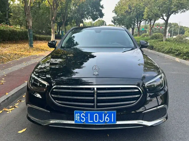 Mercedes-Benz E-Class — Фото автомобиля 2