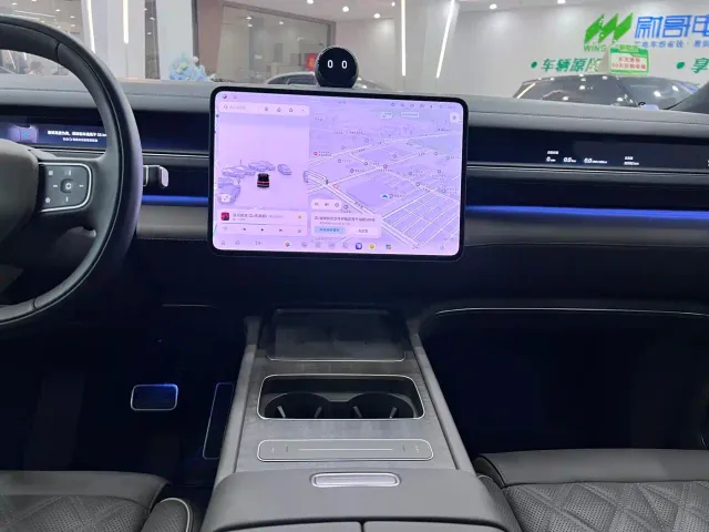 Nio ES8 — Фото автомобиля 10