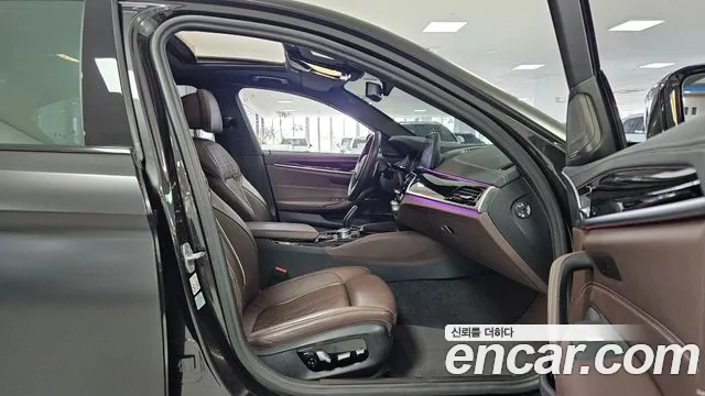 BMW 5 Series — Фото автомобиля 16