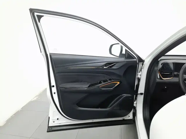 Changan X5 Plus — Фото автомобиля 8