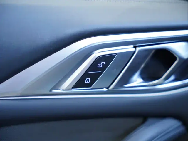 BMW M4 — Фото автомобиля 16