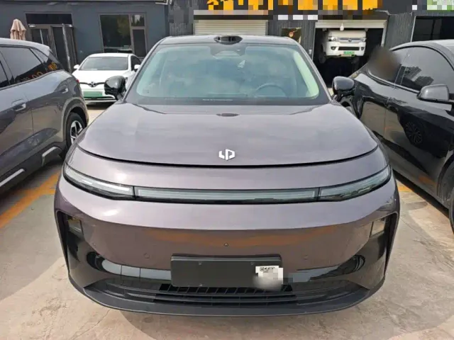 Leapmotor B10 — Фото автомобиля 2