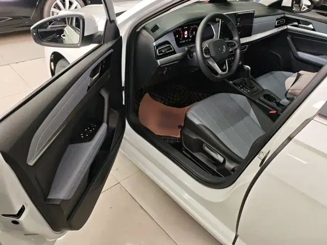 Volkswagen Lavida — Фото автомобиля 15