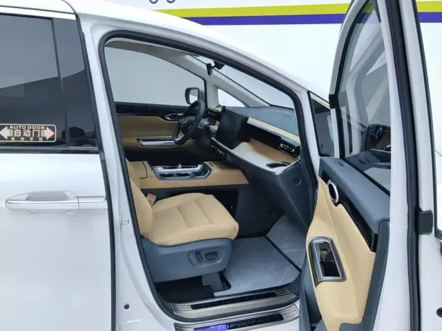 GAC Trumpchi E8 — Фото автомобиля 8