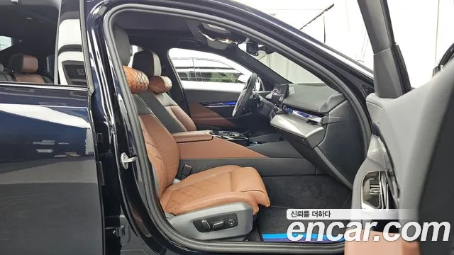 BMW 5-Series 5 серия (G60) 530i xDrive M Sport — Фото автомобиля 9