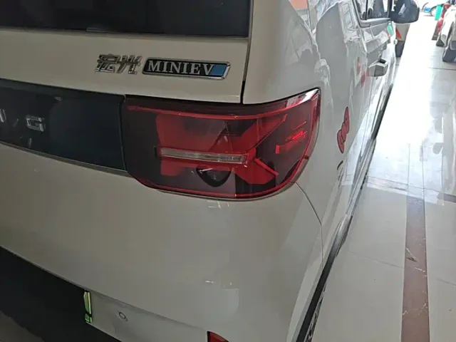 Wuling Hongguang Mini EV — Фото автомобиля 23