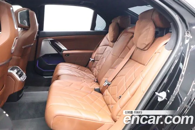 BMW 7 Series G70 — Фото автомобиля 7