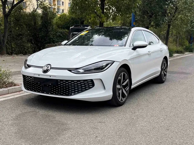 Фотография автомобиля — Volkswagen Lamando