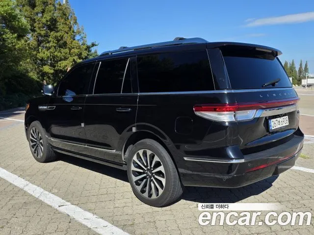 Lincoln Navigator — Фото автомобиля 4