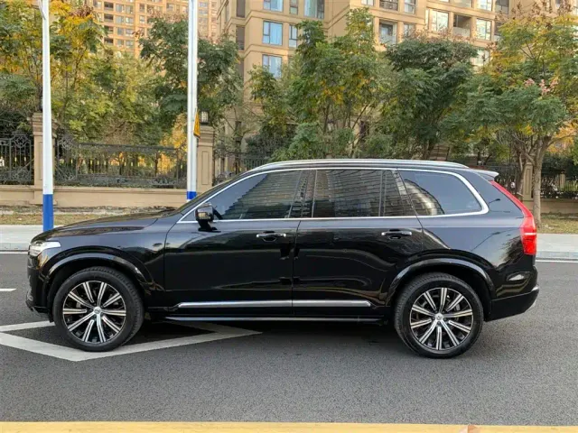 Volvo XC90 — Фото автомобиля 7