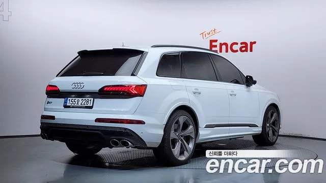 Audi SQ7 — Фото автомобиля 2