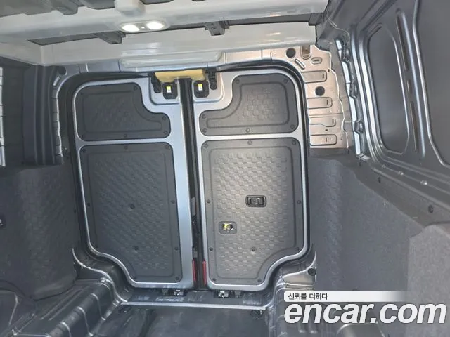 Kia PV5 — Фото автомобиля 3