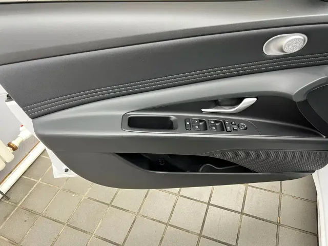 Hyundai Elantra — Фото автомобиля 15