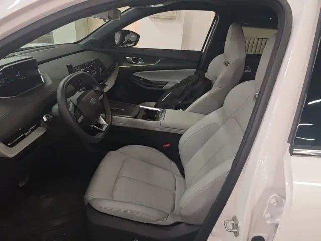 Changan Qiyuan Q05 — Фото автомобиля 14