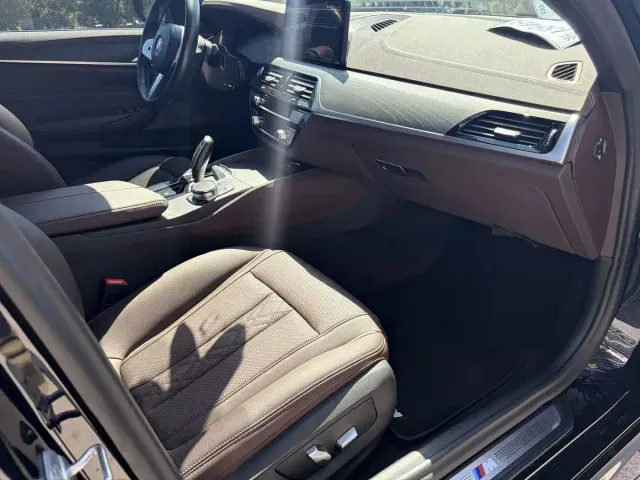 BMW 5 Series — Фото автомобиля 14