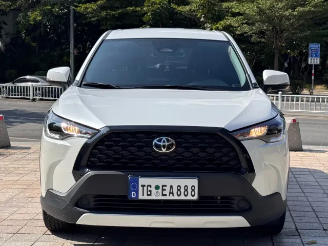 Toyota Corolla Cross — Фото автомобиля 2