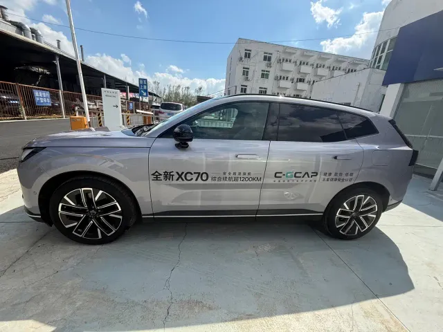 Volvo XC70 Plug-in Hybrid — Фото автомобиля 7
