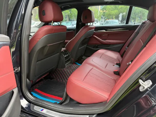 BMW 5 Series — Фото автомобиля 9
