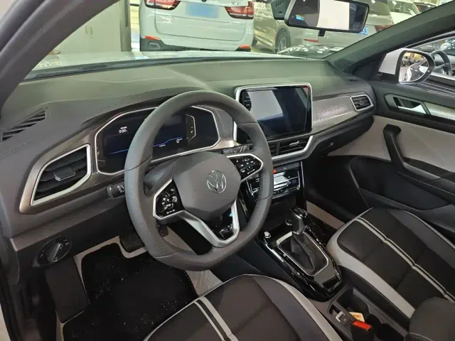 Volkswagen T-Roc — Фото автомобиля 9