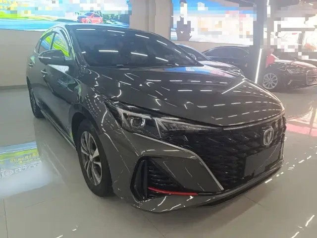 Changan Eado — Фото автомобиля 3