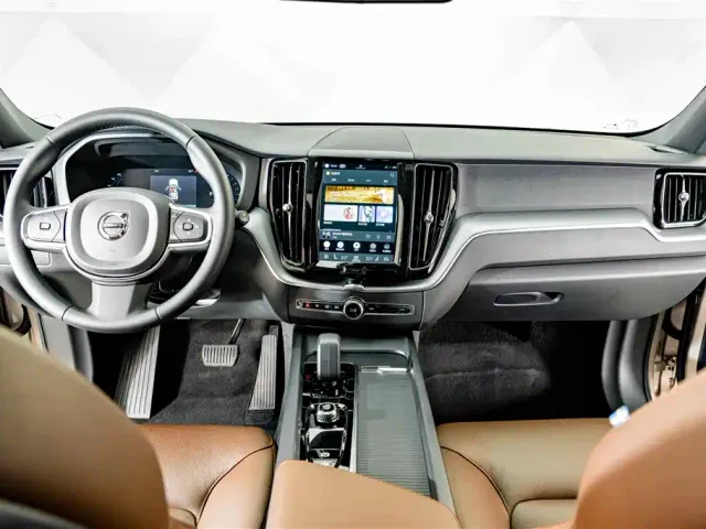 Volvo XC60 — Фото автомобиля 12