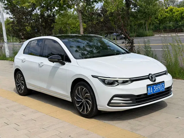 Volkswagen Golf — Фото автомобиля 3
