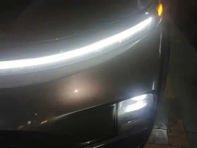 Li Auto L8 — Фото автомобиля 23