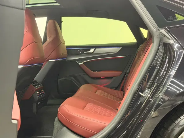 Audi A7L — Фото автомобиля 10