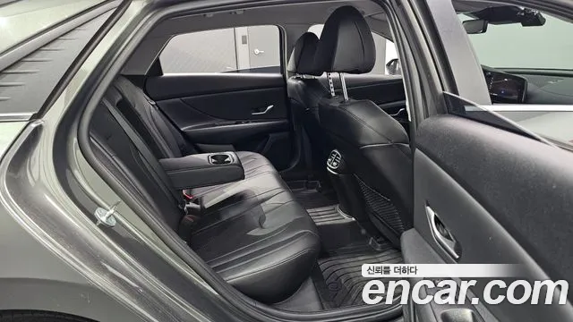 Hyundai AVANTE Avante (CN7) — Фото автомобиля 11