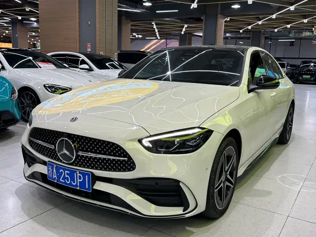 Mercedes-Benz C-Class — Фото автомобиля 3