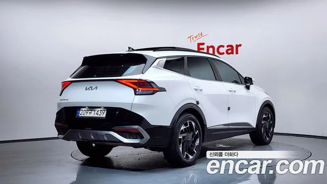 Kia Sportage Sportage 5-е поколение Бензин 1.6 турбо 2WD — Фото автомобиля 2