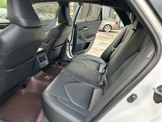 Toyota Avalon — Фото автомобиля 10
