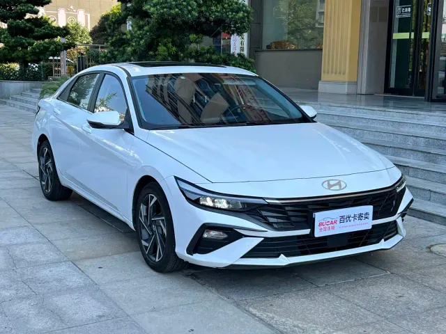 Hyundai Elantra — Фото автомобиля 6
