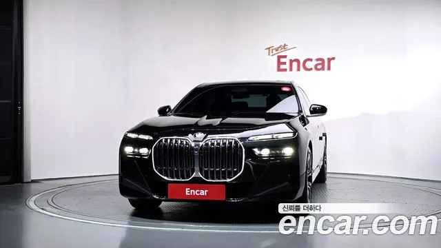 BMW 7 Series G70 — Фото автомобиля 3