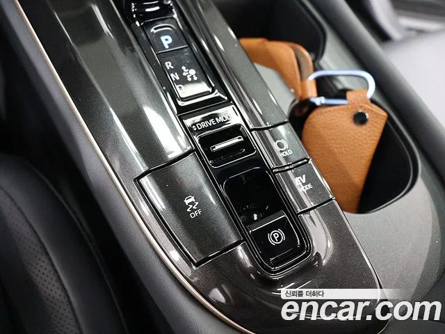 Toyota Crown — Фото автомобиля 16