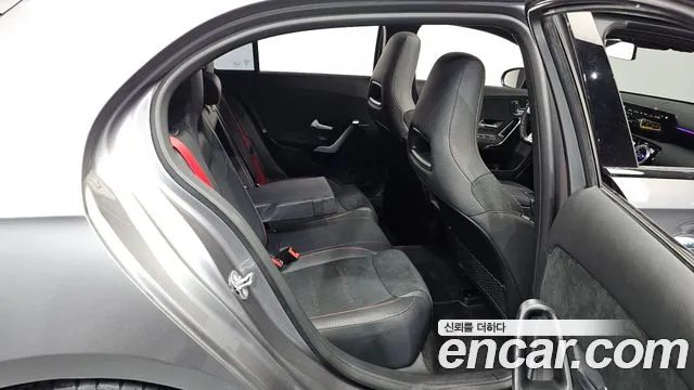 Mercedes-Benz A-Class — Фото автомобиля 11
